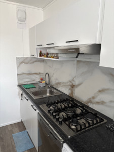 Photo de galerie - Montage de meubles de cuisine avec plan de travail 