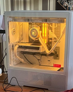 Photo de galerie - Montage pc gaming white/black