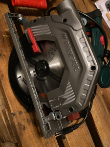 Photo de galerie - Scie circulaire à louer