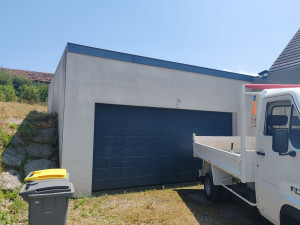 Photo de galerie - Nettoyage au Karcher d'une façade 
