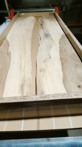 Photo de galerie - Je fais des tables epoxy si ça vous intéresse  contacter moi 