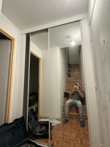 Photo de galerie - Poser porte avec miroir coulissante placard 