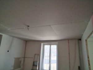 Photo de galerie - Pose d'un plafond en BA13 sur ossature métallique 