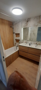 Photo de galerie - Les 2 niches en placo platre, installation baignoire et meuble douche avec son miroir 