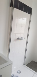 Photo de galerie - Création d'une douche de 90x90  dans un appartement  pose de la faiance . 