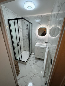 Photo de galerie - Rénovation complète d’une sdb ( plomberie,carrelage,électricité, peinture)