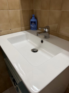 Photo de galerie - Finitions soignées et propreté irréprochable.  Nettoyage minutieux des sanitaires, robinetteries et surfaces pour garantir un espace propre, sain et accueillant.