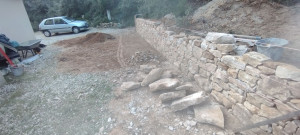 Photo de galerie - Mur de soutien En pierre sèche 