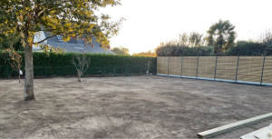 Photo de galerie - Préparation gazon et bordure pour un futur massif