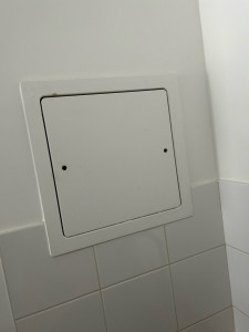 Photo de galerie - Pose de trape de visite bois ou aluminium 