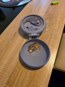 Photo de galerie - BOITE A BIJOUX INVENTÉ PAR MES SOINS ET FABRICATION A L'IMPRESSION 3D