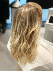 Photo de galerie - Balayage coupe brushing 