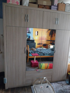 Photo de galerie - Montage seule de cet grande armoire en kit