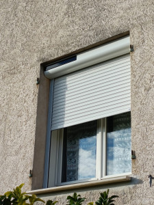 Photo de galerie - Volet roulant motorisé solaire 