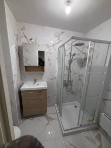 Photo de galerie - Une salle bain refaite de À à Z