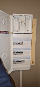 Photo de galerie - Bonjour Mr Dame 

je vous proposé mes services en électricité et tout le corps d'état dans bâtiment plomberie serrure peinture placo etc etc 
