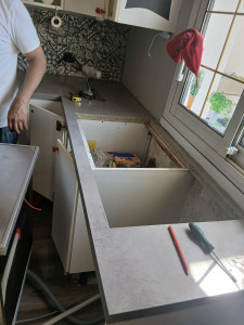 Photo de galerie - Montage plan de travail 