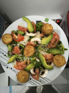 Photo de galerie - Salade de chèvre maison 