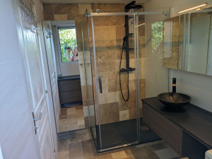 Photo de galerie - Résultats de la rénovation baignoire en douche 