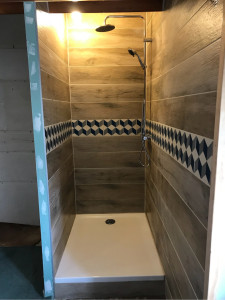 Photo de galerie - Enlèvement d’une baignoire, création de la cloison, pose su receveur et pose de la faïence