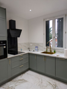 Photo de galerie - Bonjour, je suis disponible pour des rénovations complètes de cuisine et de salle de bain, plâtrage, ponçage et peinture, installation de meubles de cuisine et installation carrelage plomberie électricité