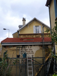 Photo de galerie - Création d'une charpente et pose de tuiles mécanique chantier sur Nanterre 