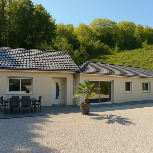 Photo de galerie - Chantier de couverture toiture et ravalement de façade.