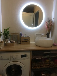 Photo de galerie - Confection meuble salle de bain,mitigeur et miroir led,meuble sur-mesure
