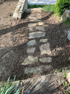 Photo de galerie - Pose de pas, style japonais avec des pierres de la région 