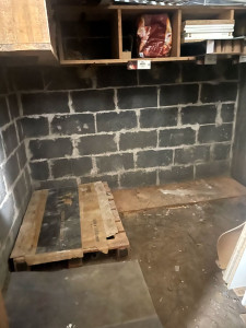 Photo de galerie - Débarrasser une cave.