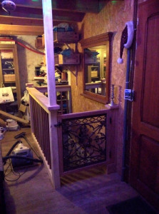 Photo de galerie - Réalisation de gardes corps et portillon d'accès à une cave uniquement avec matériaux de récupération 