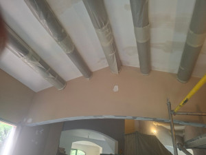 Photo de galerie - Protection des poudres et réparation en enduit au plafond