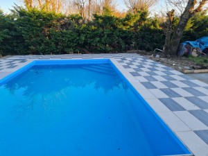 Photo de galerie - Création d une piscine et une terrasse en béton pour finition carrelage 