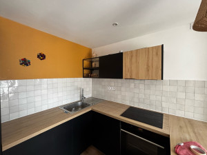 Photo de galerie - Pose de faïence dans cuisine moderne.