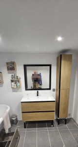 Photo de galerie - Pos de meuble vasque avec armoire
