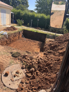 Photo de galerie - Préparation du terrain pour l’installation d’une piscine semi enterrée