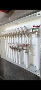 Photo de galerie - Installation d’une nourrice encastrée, réalisée avec soin et professionnali