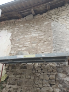 Photo de galerie - Réalisation d'un mur en pierre apparente