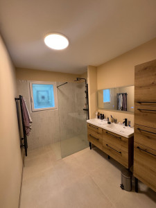 Photo de galerie - Rénovation d’une salle de bain après un dégâts des eaux