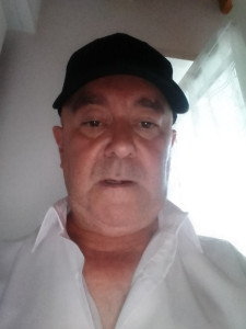 Photo de galerie - Homme veuf. 63 ans. dispo