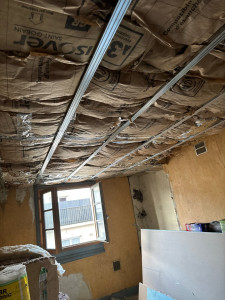 Photo de galerie - Pose suspentes et fourrure et isolation 