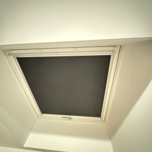 Photo de galerie - Installation, store Velux