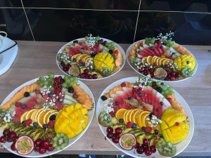 Photo de galerie - Plateaux de fruits de saison 