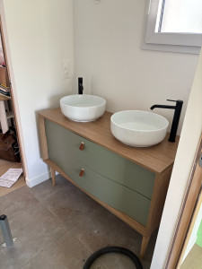 Photo de galerie - Installation meuble double vasques