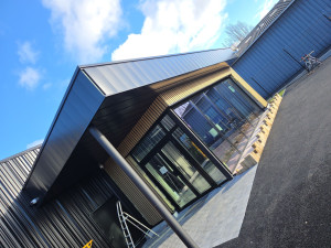 Photo de galerie - Bonjour,  besoin de faire du bardage , de la menuiserie intérieur , extérieur ? 
 contactez moi 