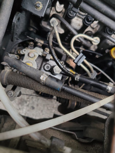 Photo de galerie - Diagnostic et réparation fuite de gasoil.