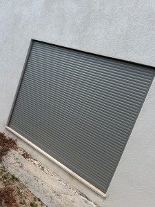 Photo de galerie - Volet roulant en aluminium avec motorisation somfy 