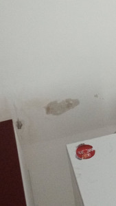 Photo de galerie - Un peut d'enduit avant la peinture chez client 