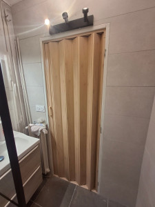 Photo de galerie - Montage d une porte accordéon 