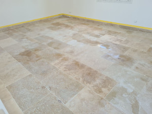 Photo de galerie - Pose et joint travertin 
